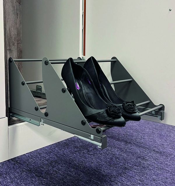 Sige Adjustable Pull-Out Shoe Rack